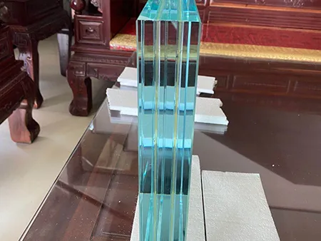 زجاج رقائقي  PVB